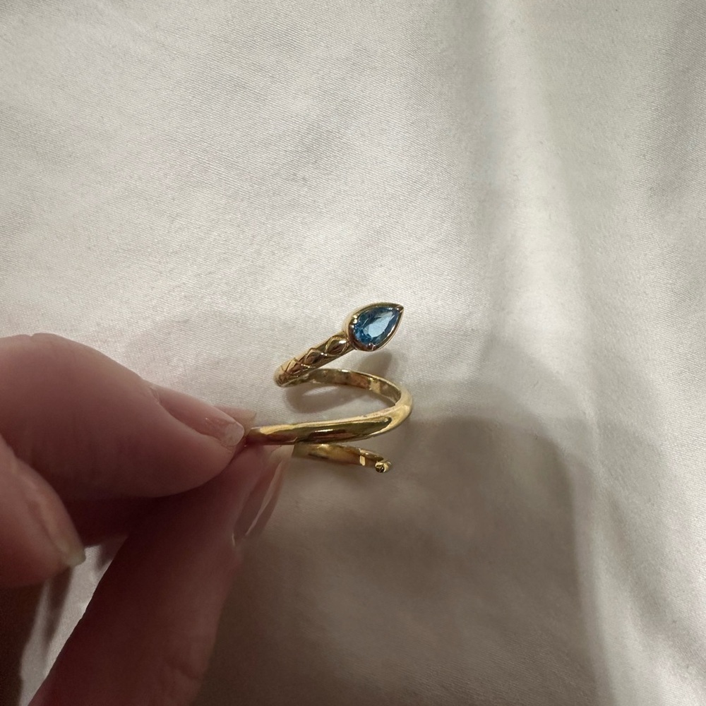 Elegant Gold and Blue Teardrop snake Ring